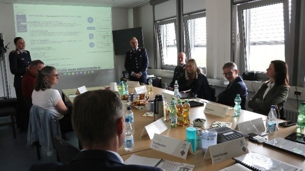Nachhaltige Beschaffung bei der Bundeswehr: Studierende entwickeln Tool zur Sammlung von Nachhaltigkeitskriterien