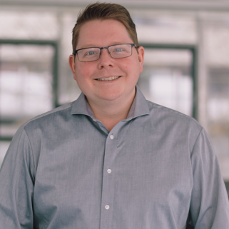 Dr. Dirk Stauder