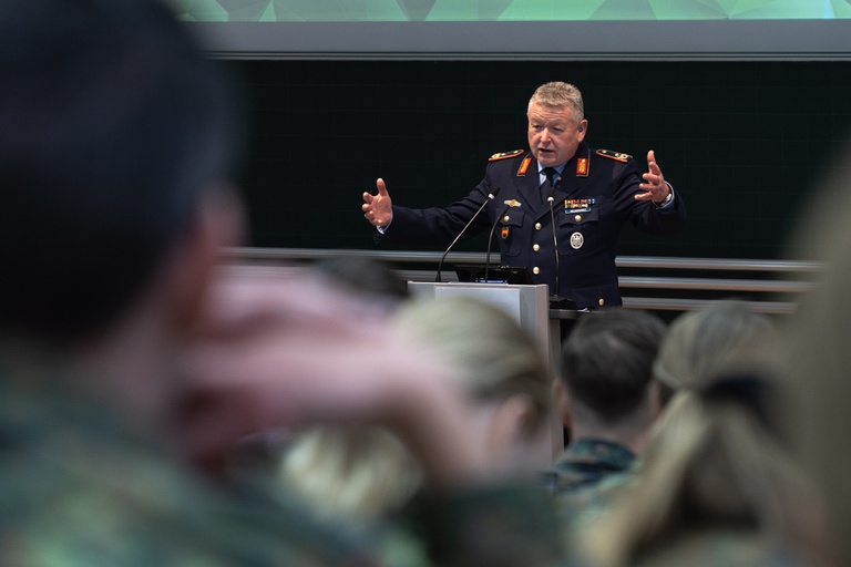 Leadership_Vortrag_GM_Weidhuener_01.jpg