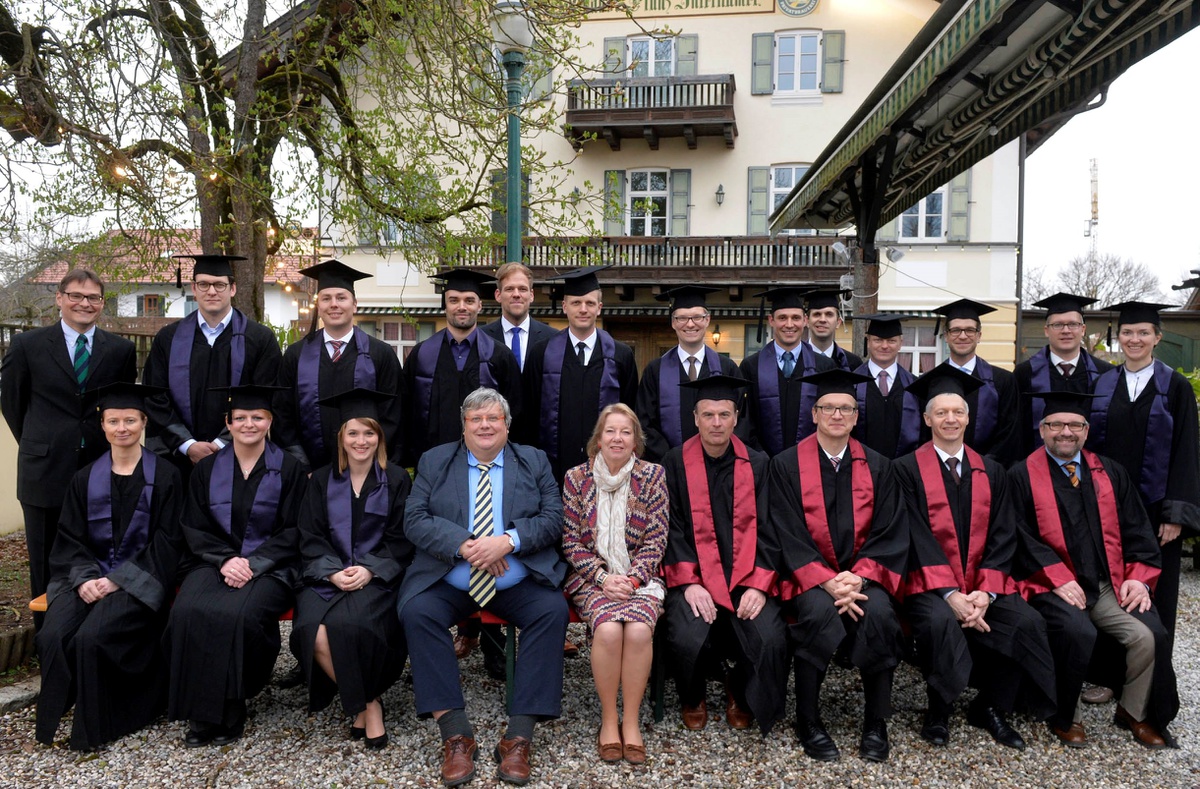 Mit Management-Know-how in die zivile Wirtschaft