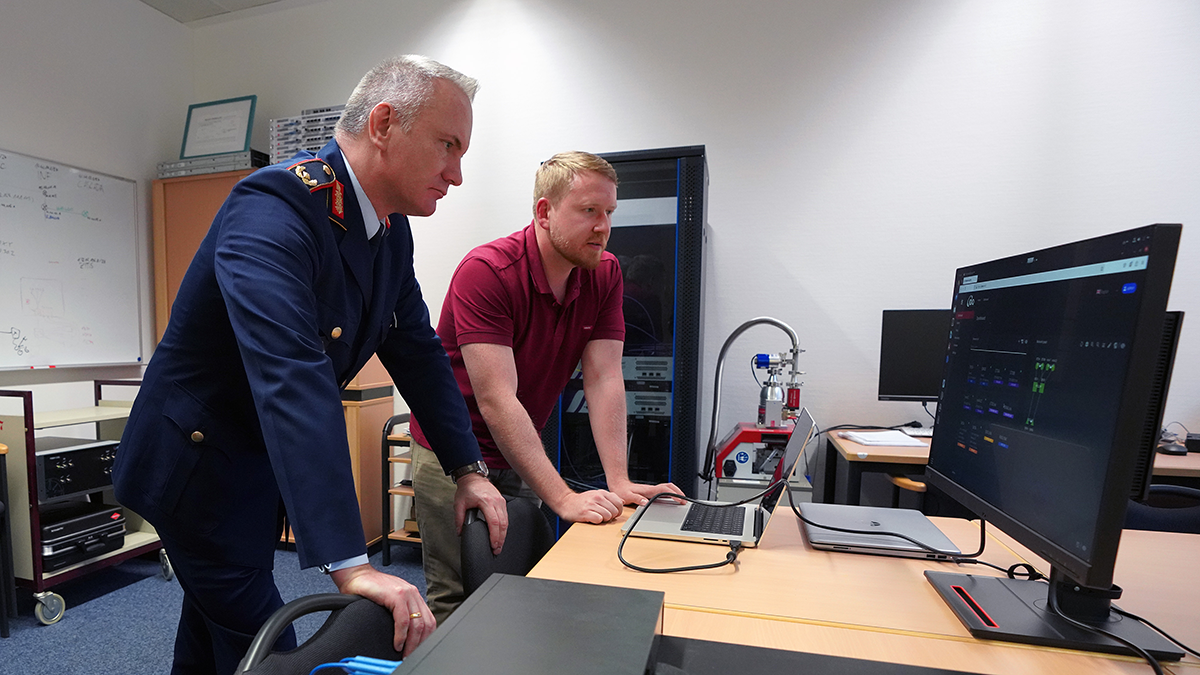 QKD und Cyber Range im Fokus: Unterabteilungsleiter CIT I besucht FI CODE