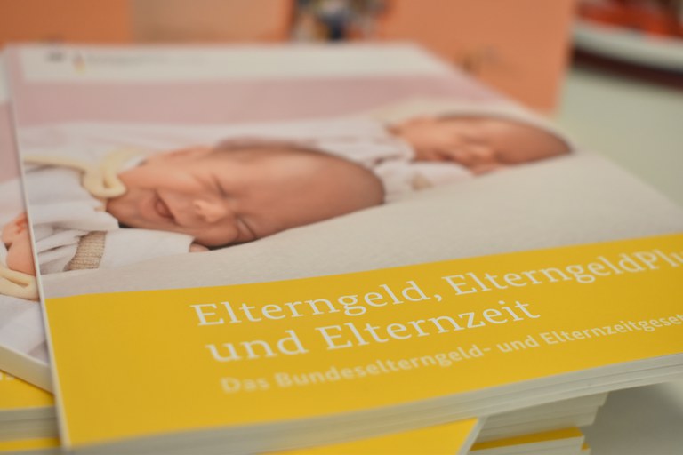 Broschüren Gleichstellungstelle (2).JPG