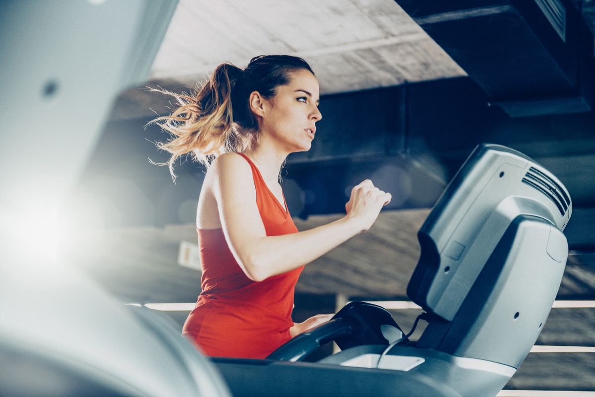 Indoor Sport Activities: Aerosol emission during exercise