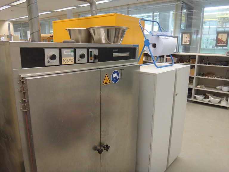 Trockenschrank.JPG