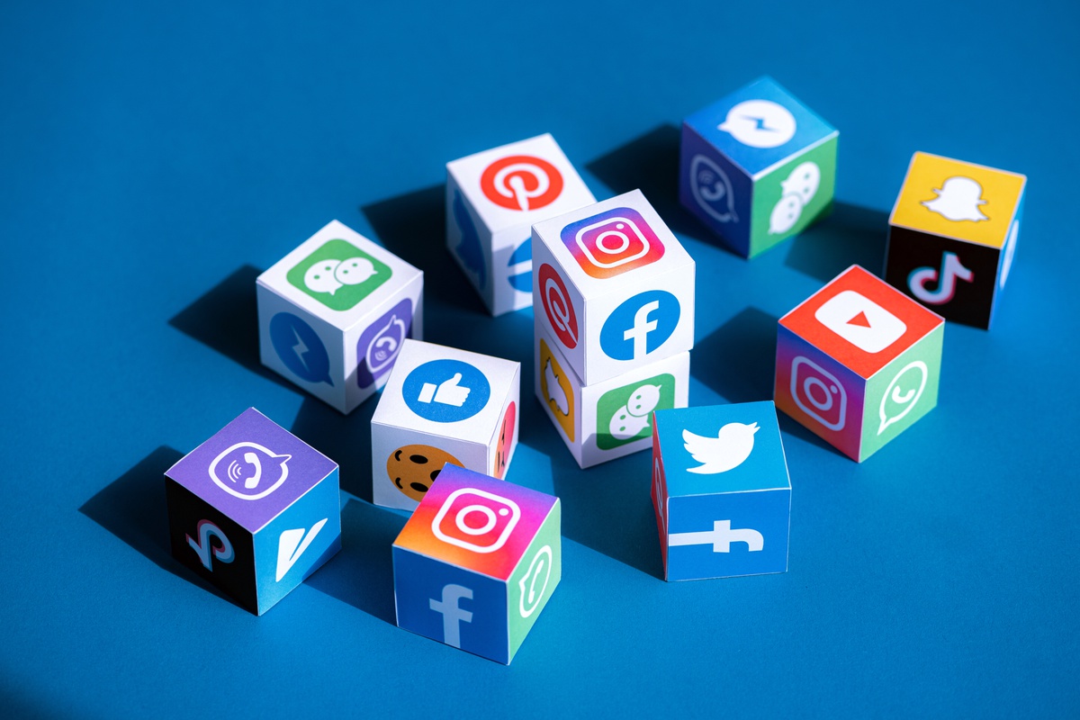 Studie von Prof. Sehl: Social Media – beliebt, aber nicht glaubwürdig