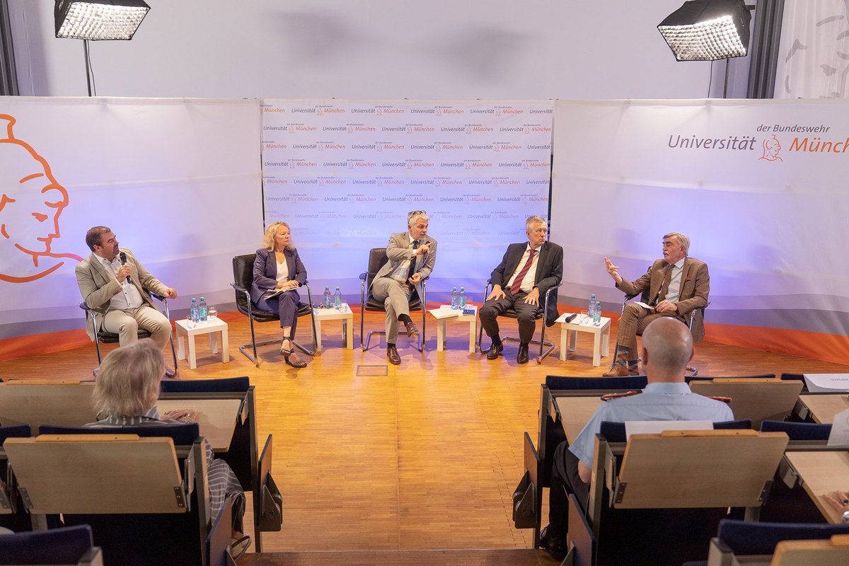 Podiumsdiskussion an der UniBw M zum Krieg in der Ukraine
