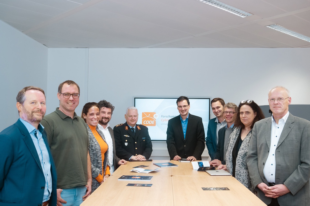 Abteilungsleiter CIT besucht das Forschungsinstitut CODE