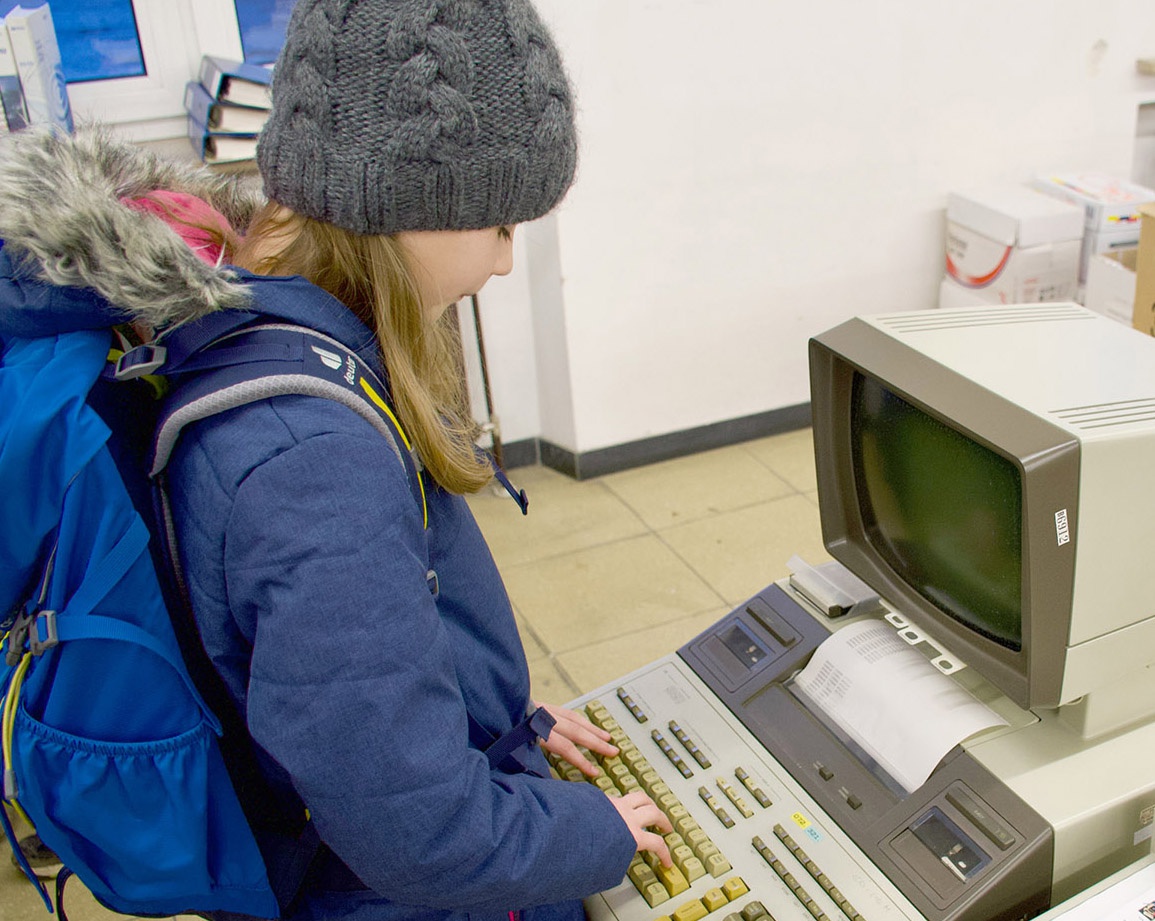 Mit der Kinderuni auf Zeitreise durch die Computergeschichte