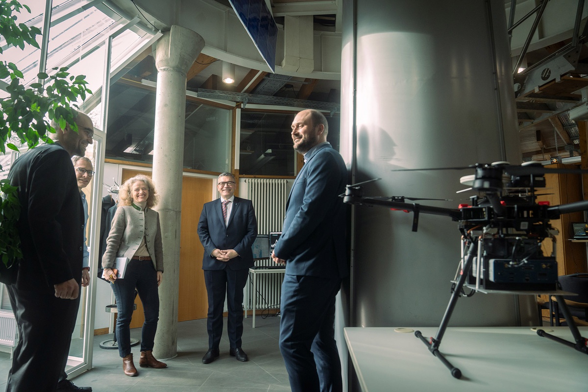 unibwm_besuch staatsminister herrmann_profs schmitt_pany_foerstner.jpg