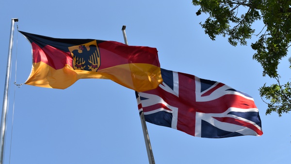 UniBw M nimmt Kooperation mit der University of Plymouth auf