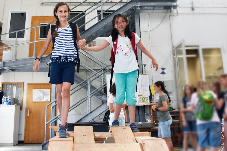 uni-bw-muenchen_maedchen-machen-technik_tag2.jpg