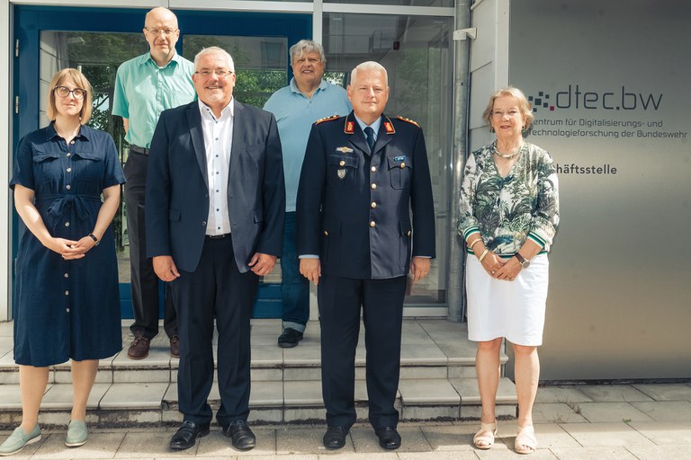 unibwm_aktuelles_CODE jahrestagung_wangelin_rapp_generalleutnant vetter_niehuss.jpg