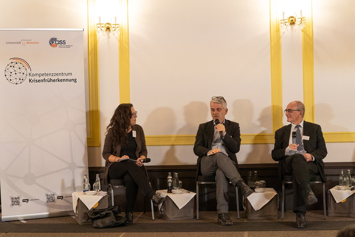 unibwm_aktuelles_symposium kompz kfe_podiumsdiskussion.jpg