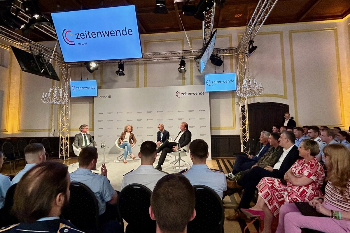„Zeitenwende on Tour“: Townhall-Event an der UniBw M