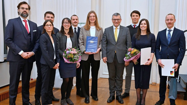 Gruppenbild bei der Preisverleihung in der Residenz München
