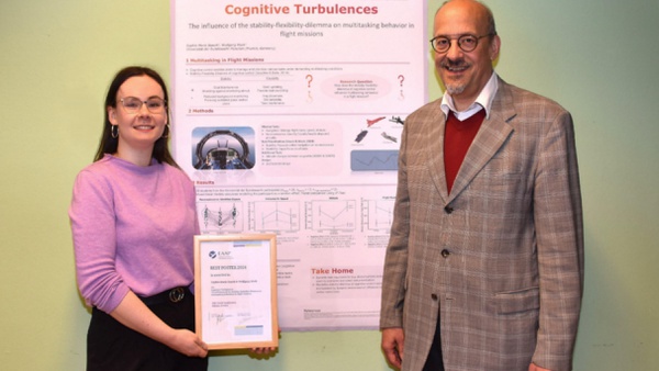 Forschung zu Multitasking bei Flugmissionen mit dem Preis für das beste Poster ausgezeichnet