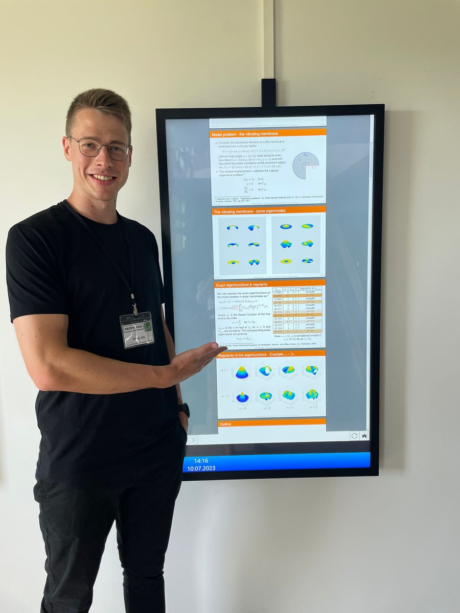Philipp Zilk winning the UKIE SIAM Student Talk Prize