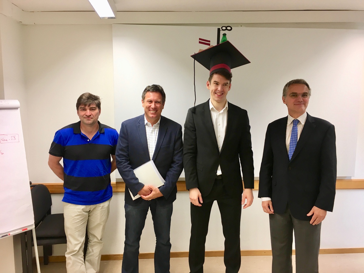 Herzlichen Glückwunsch an Dr. Sergejs Rogovs zur bestandenen Promotion