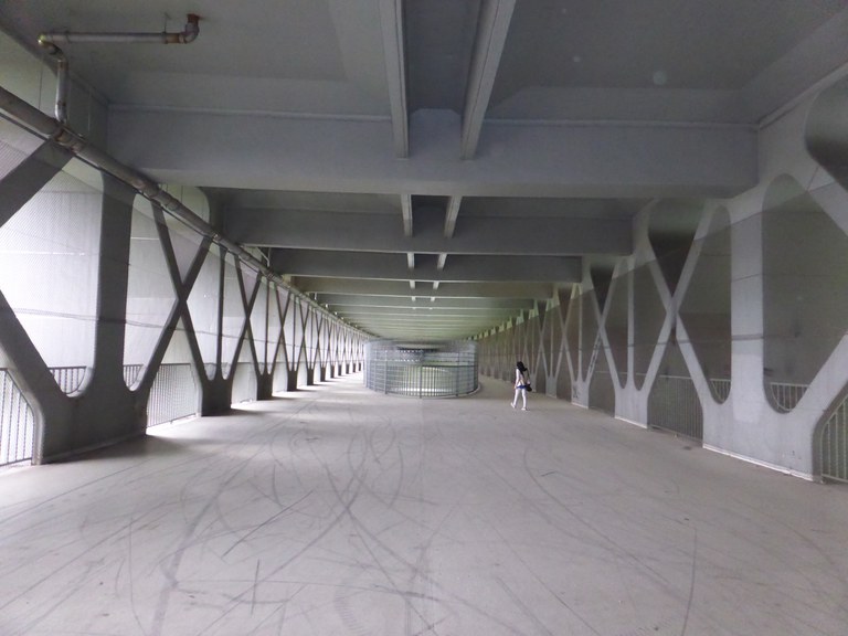Mangfallbrücke innen