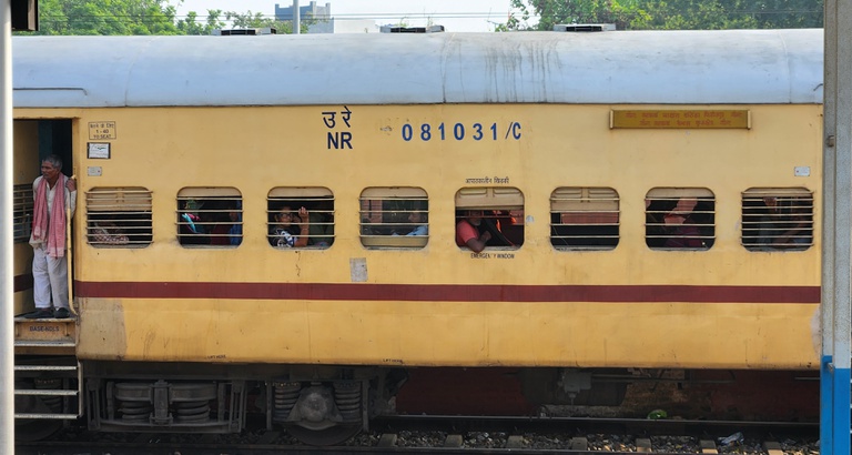 Bahnwaggon.jpg