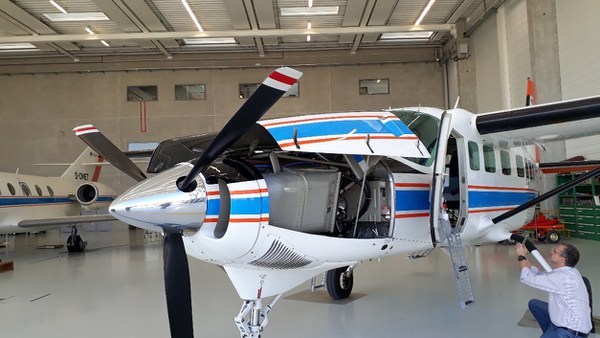 Cesna Caravan des DLR im Hangar