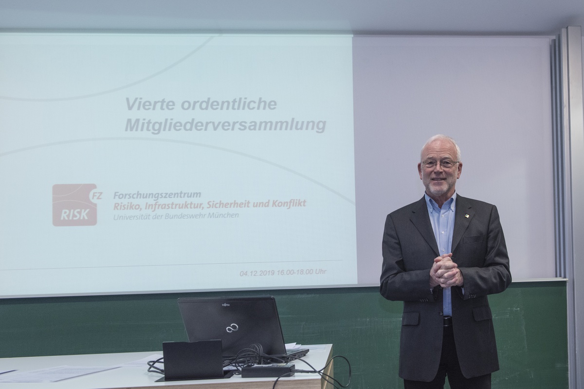 Prof. Dr. habil. Norbert Gebbeken ausgezeichnet als Exzellenter Emeritus.