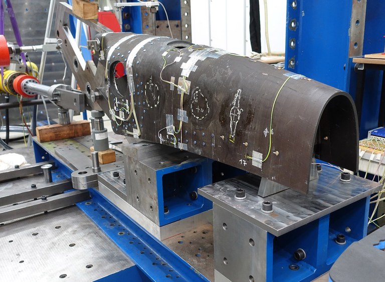 unibwm-fz space-laboranlagen leichtbau.jpg