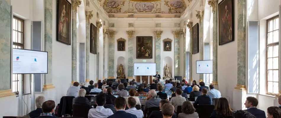 Raitenhaslach_ceremonial_hall.jpg Raitenhaslach_ceremonial_hall.jpg