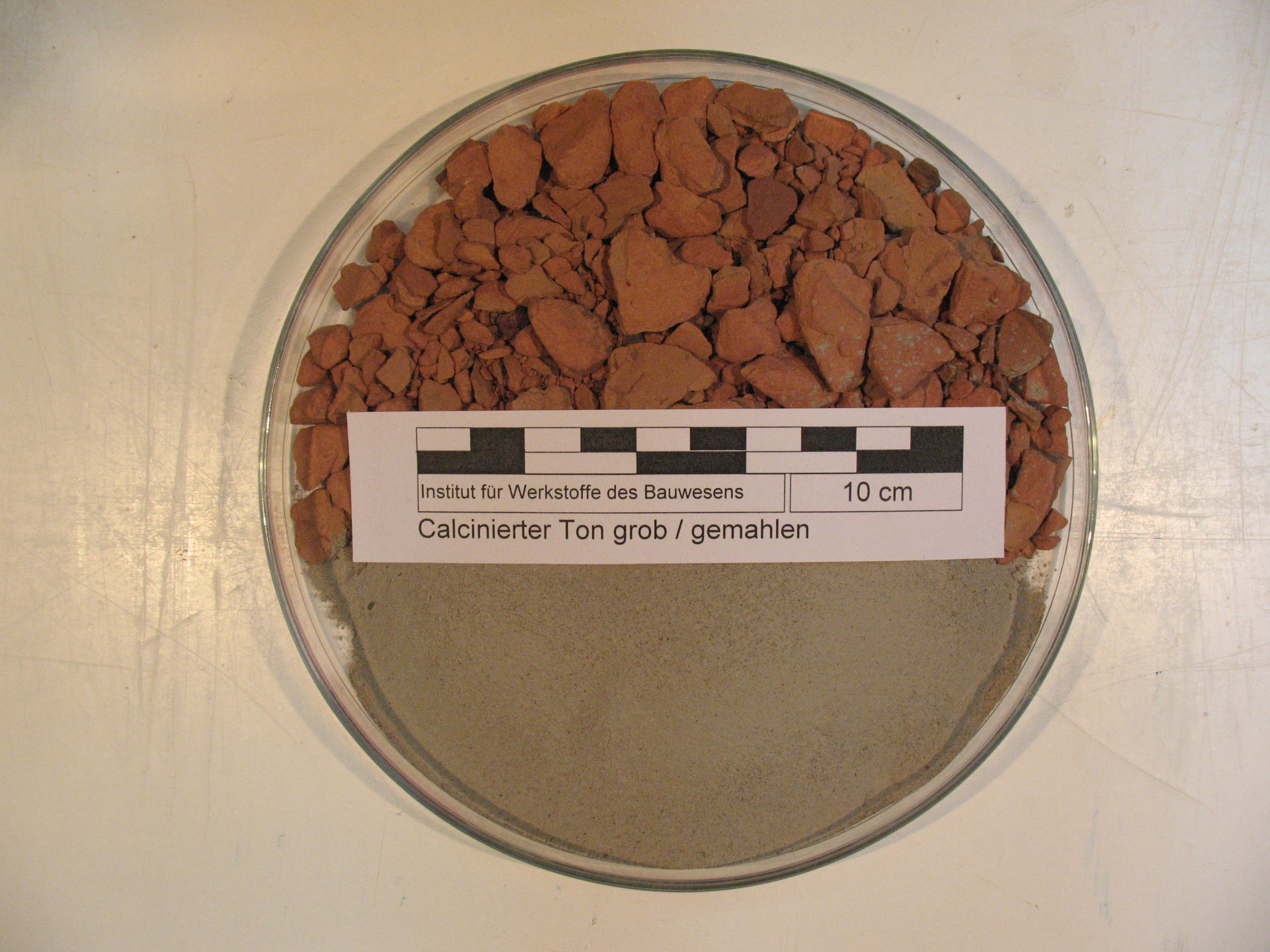 SCM_Calcinierter Ton grob-gemahlen.jpg