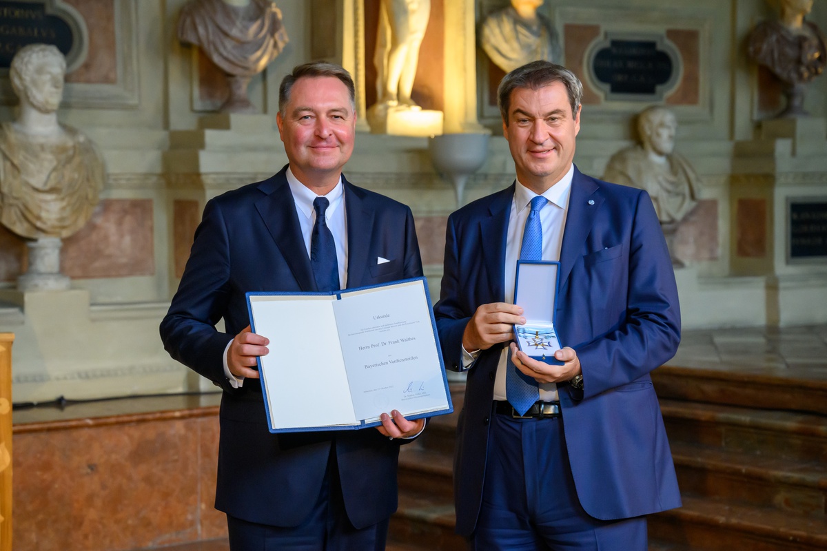 Bayerischer Verdienstorden für WOW-Honorarprofessor Frank Walthes